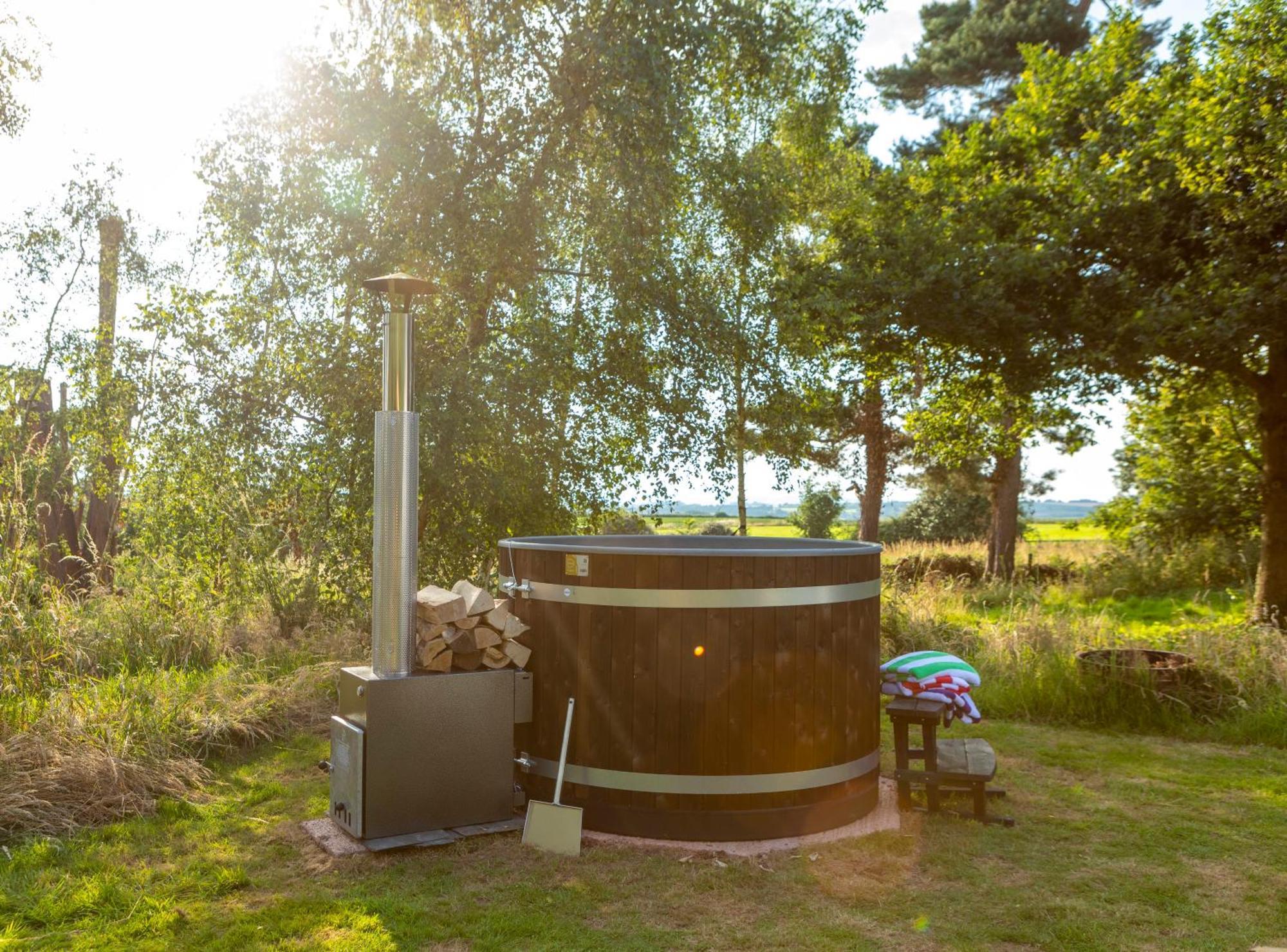 ホテル Stargazer Glamping Uk The Mahal 8 People Ross-on-Wye エクステリア 写真